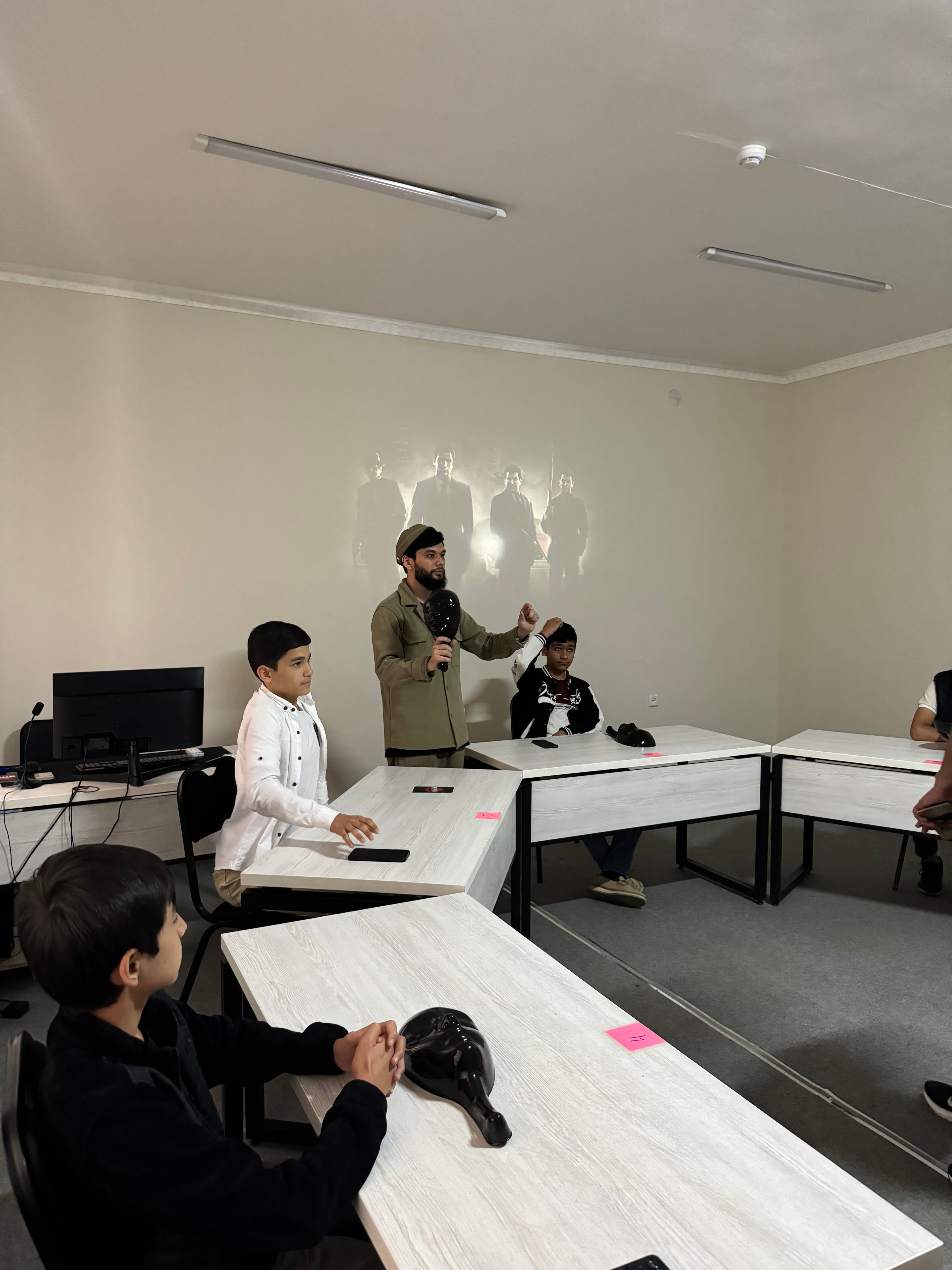 Open Web Academy galereya rasmi 66a23cdb-cc8b-4a0a-a4f9-32399313a0df